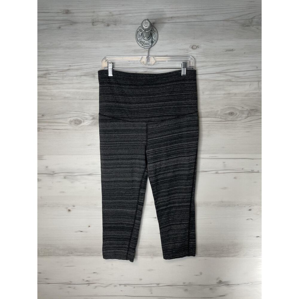GapFit Maternity Capri Leggings Medium Black Space Dye gFast Performance Cotton